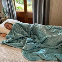   6.8kg aqua minky weighted blanket 152cm x 203cm